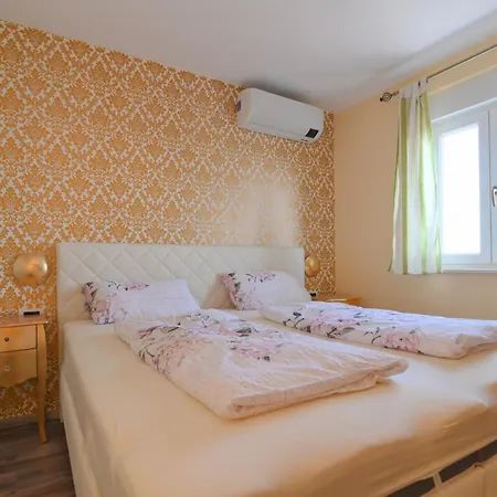 Holiday home Lily-dog Friendly, Private Jaccuzzi&spa,shared Infinity Pool, Sea View