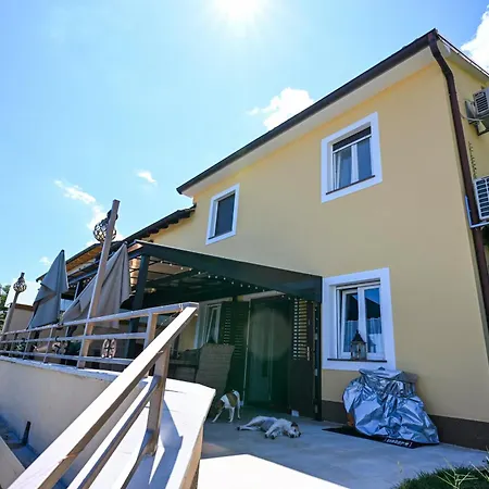 Lily-dog Friendly, Private Jaccuzzi&spa,shared Infinity Pool, Sea View Dobrec