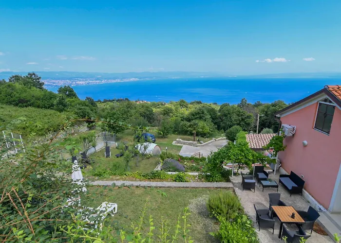 Lily Casa de Férias Dobreć